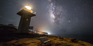 伊豆岬灯台の星空